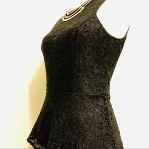 🌺WHBM 0 SLEEVELESS BLACK LACE TOP Fully LINED🌺